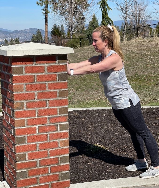 Wall Push Up 1