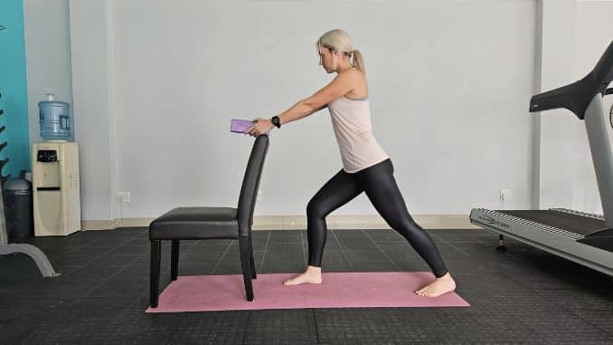 Lunge 1 - Yoga Block Poses