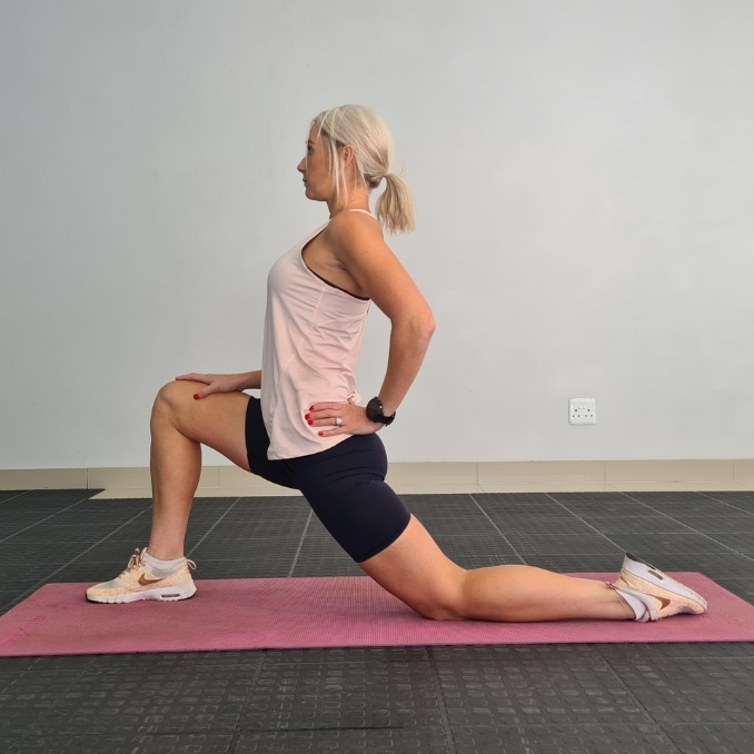 Lunges - Vastus Lateralis Stretch